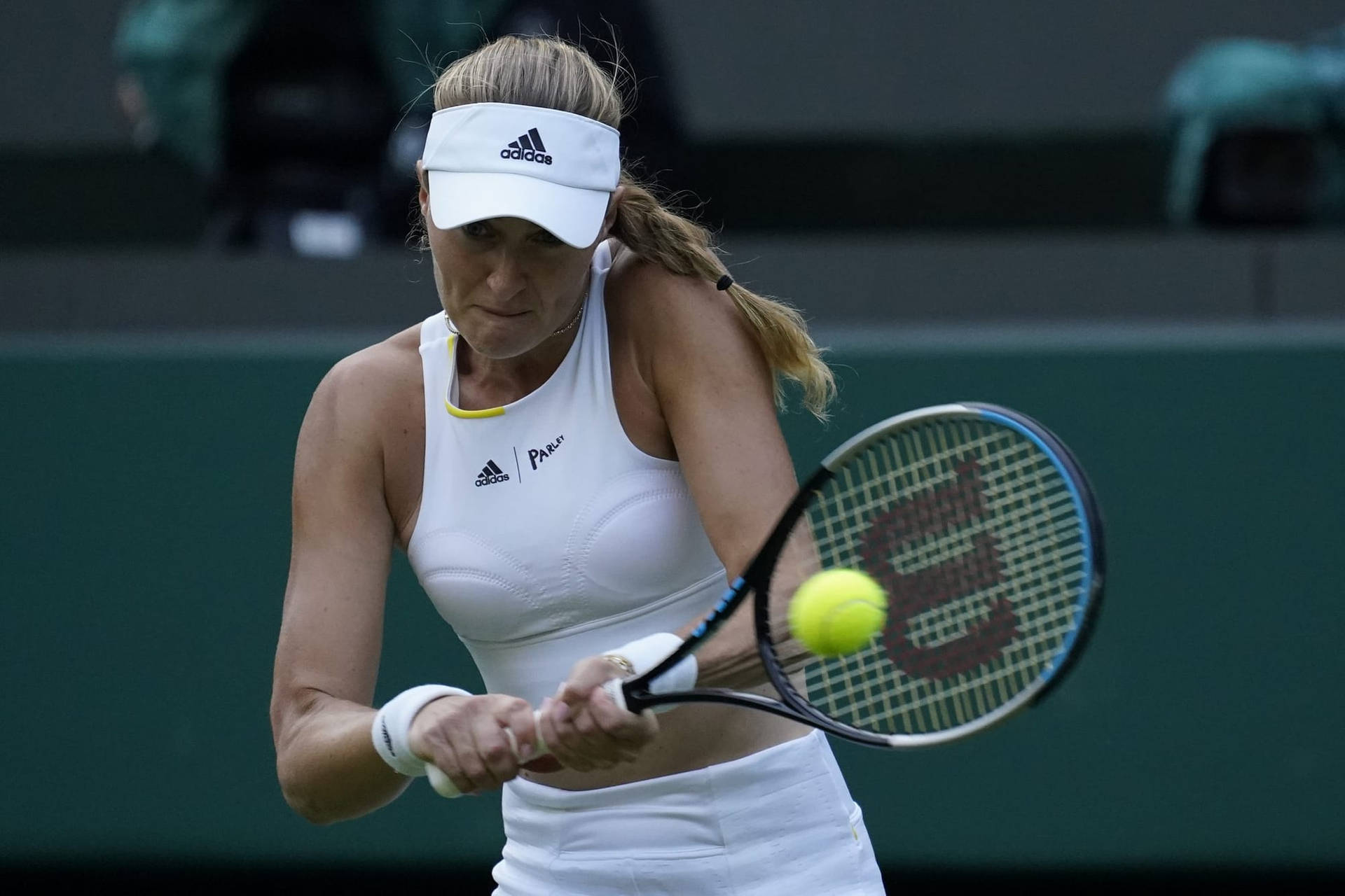 Kristina Mladenovic In All-white Outfit