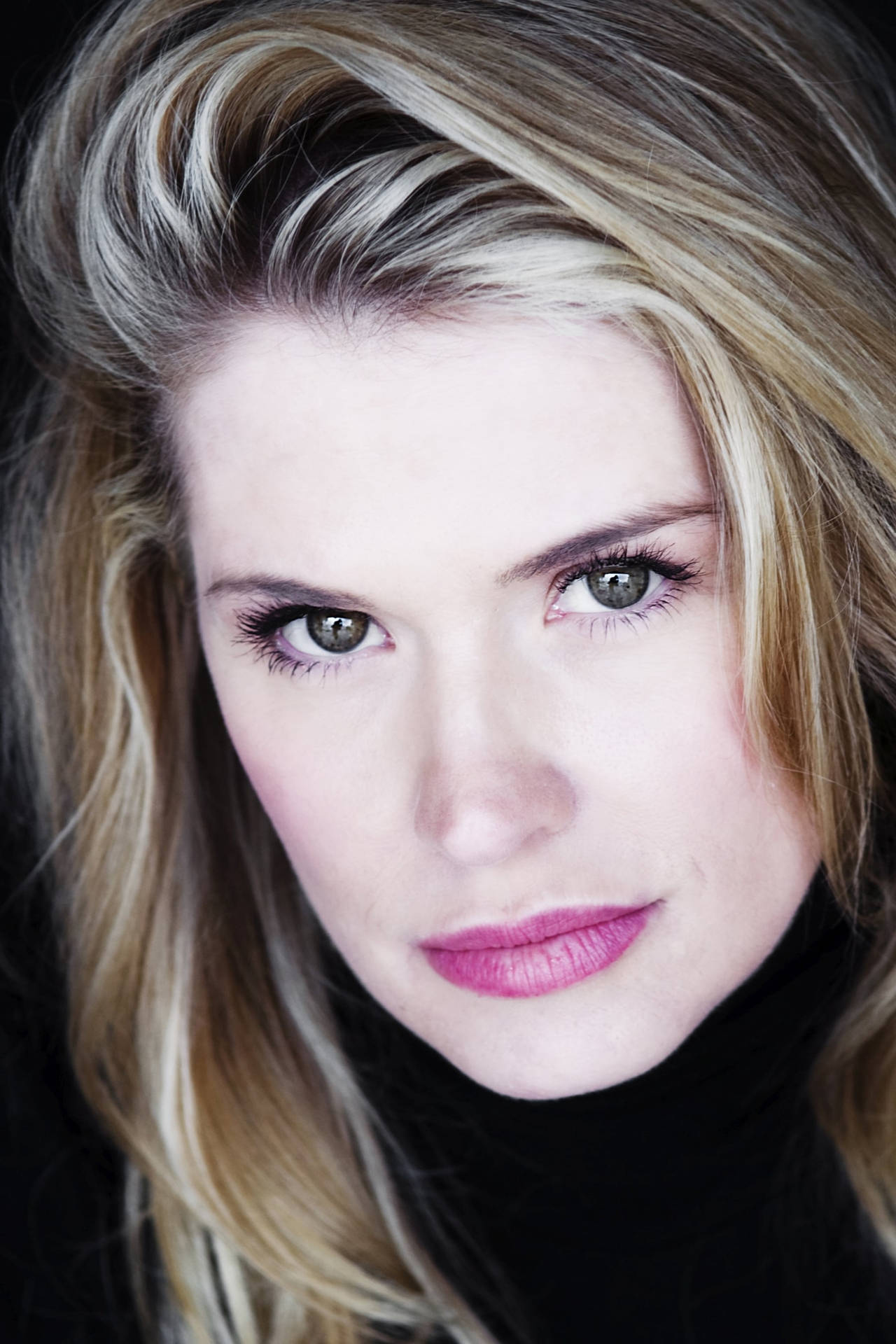 Kristy Swanson Extreme Close Up Shot