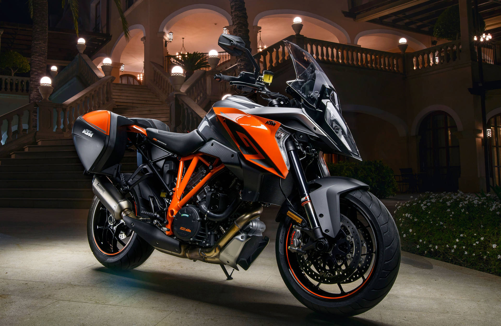 Ktm Duke 200 Near A House Background