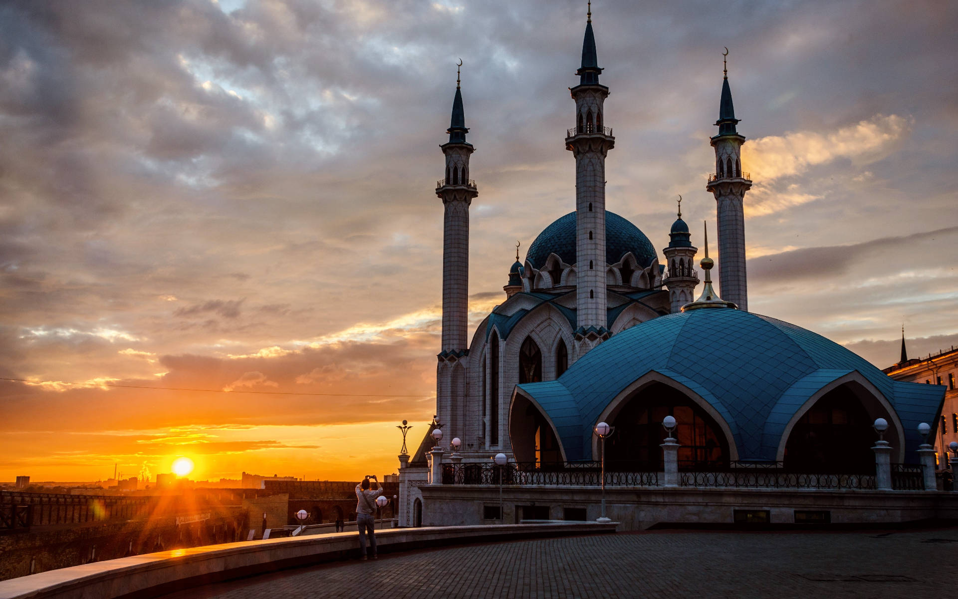 Kul Sharif Mosque In Kazan Background
