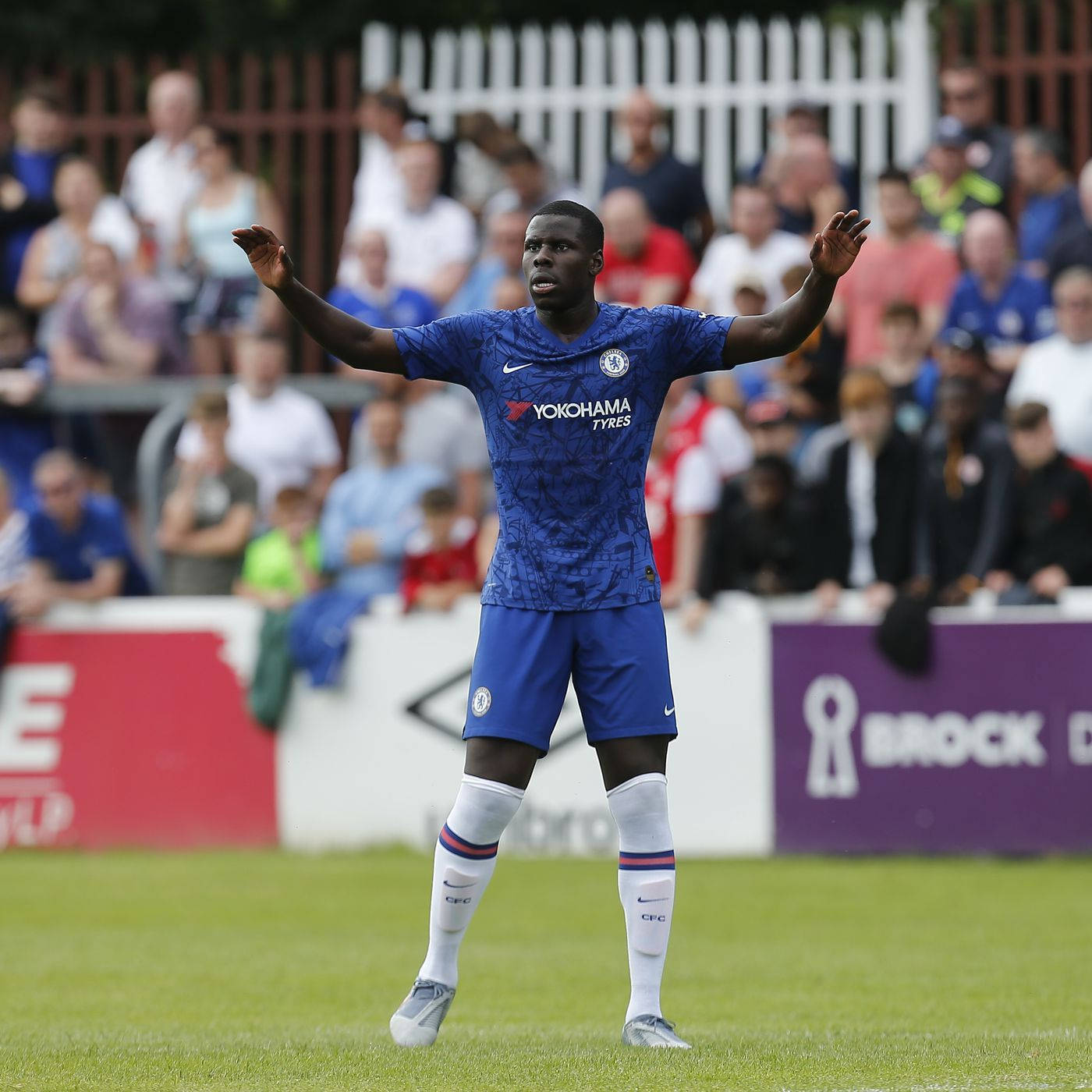 Kurt Zouma Arms Posing Gesture