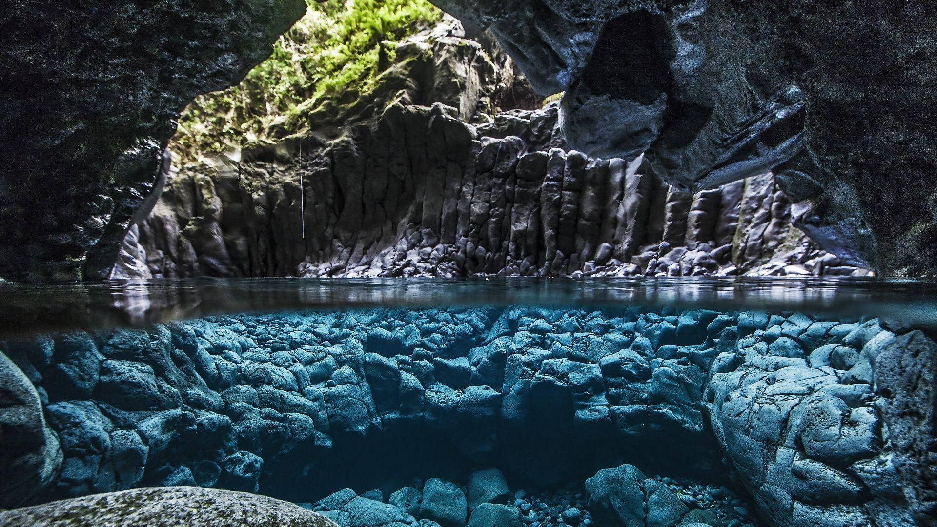 Kuza Cave Water Background