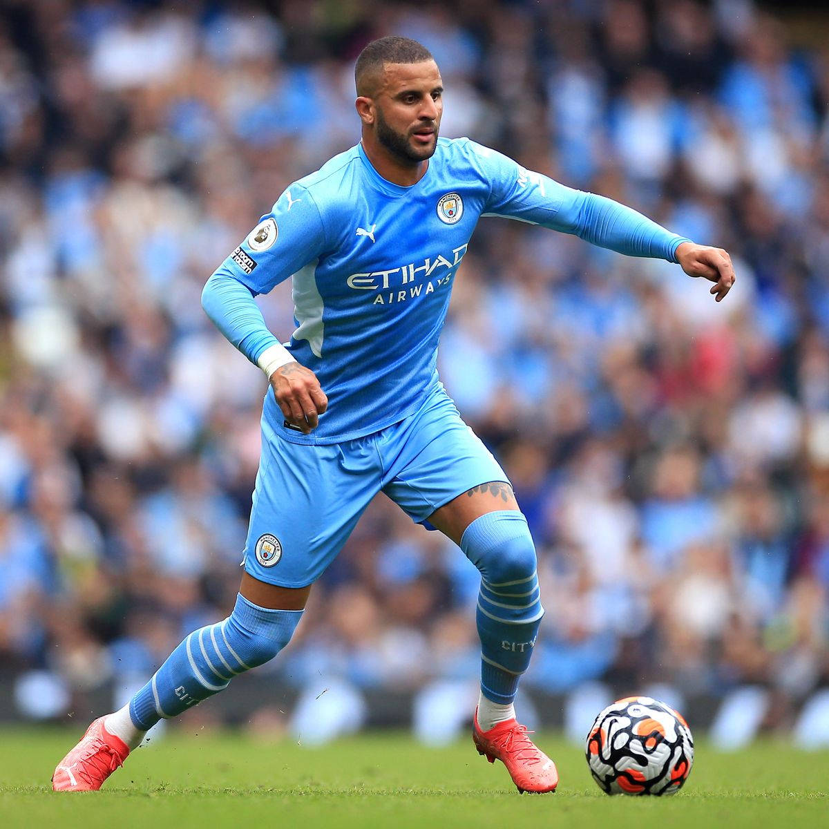 Kyle Walker Running With Ball