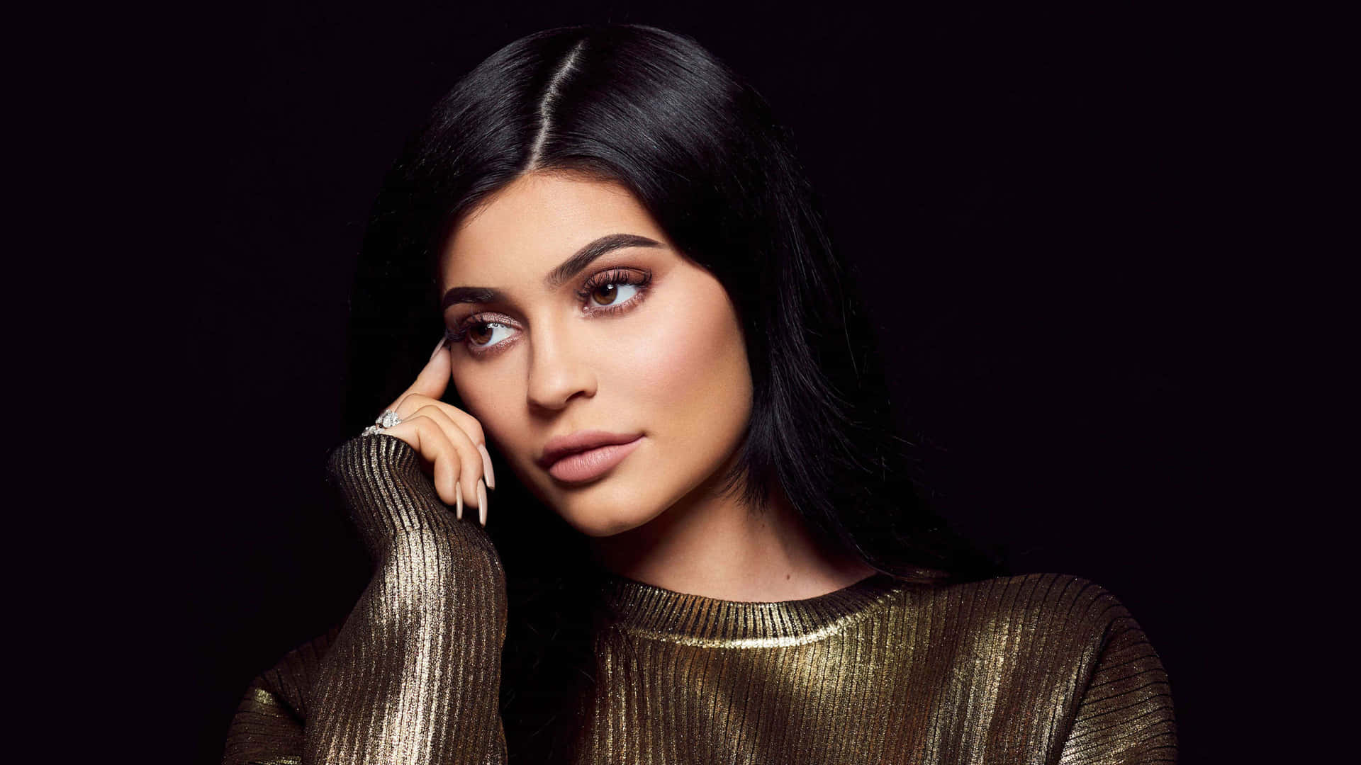 Kylie Jenner Looks Stunning In Her Beautiful 4k Selfie Background