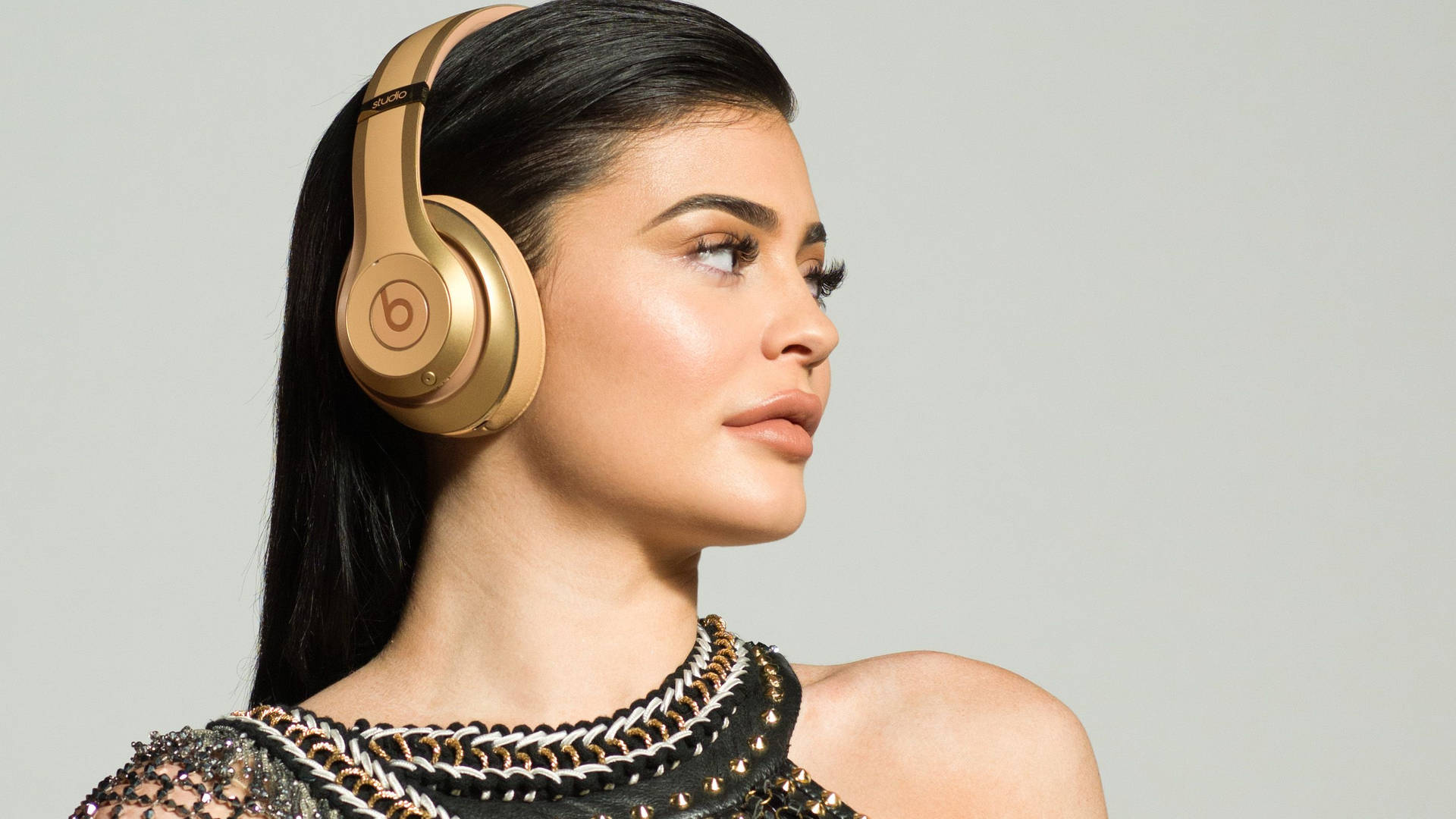 Kylie Jenner Wearing Beats Headphones Background