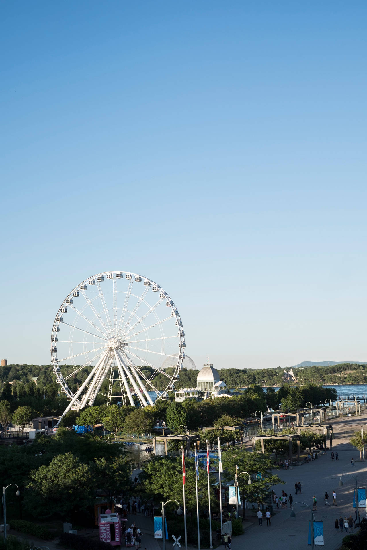 La Grande Roue De Montreal Background