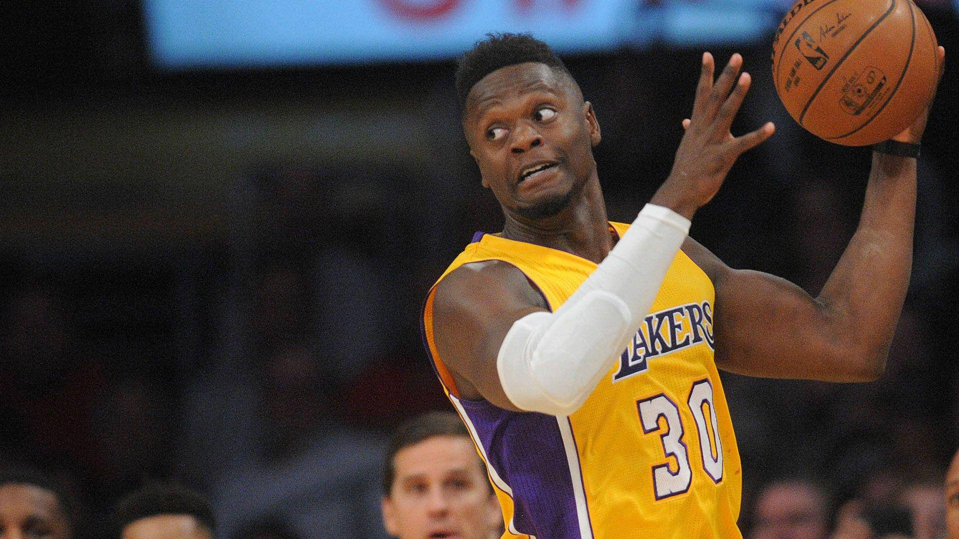 La Lakers Julius Randle Passing