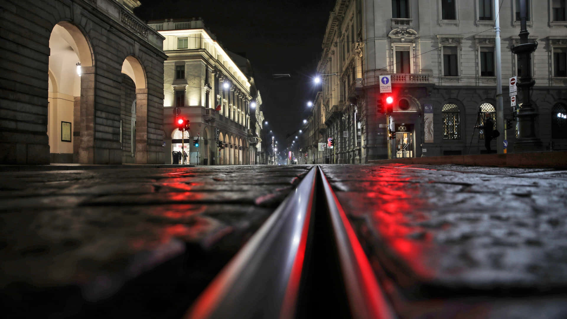 La Scala Opera House From The Road Background