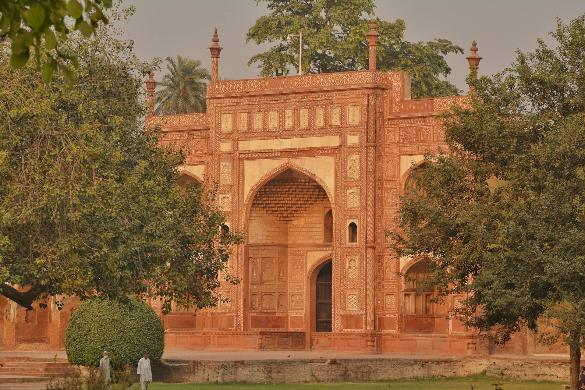 Lahore Tomb Of Jahangir Façade Background