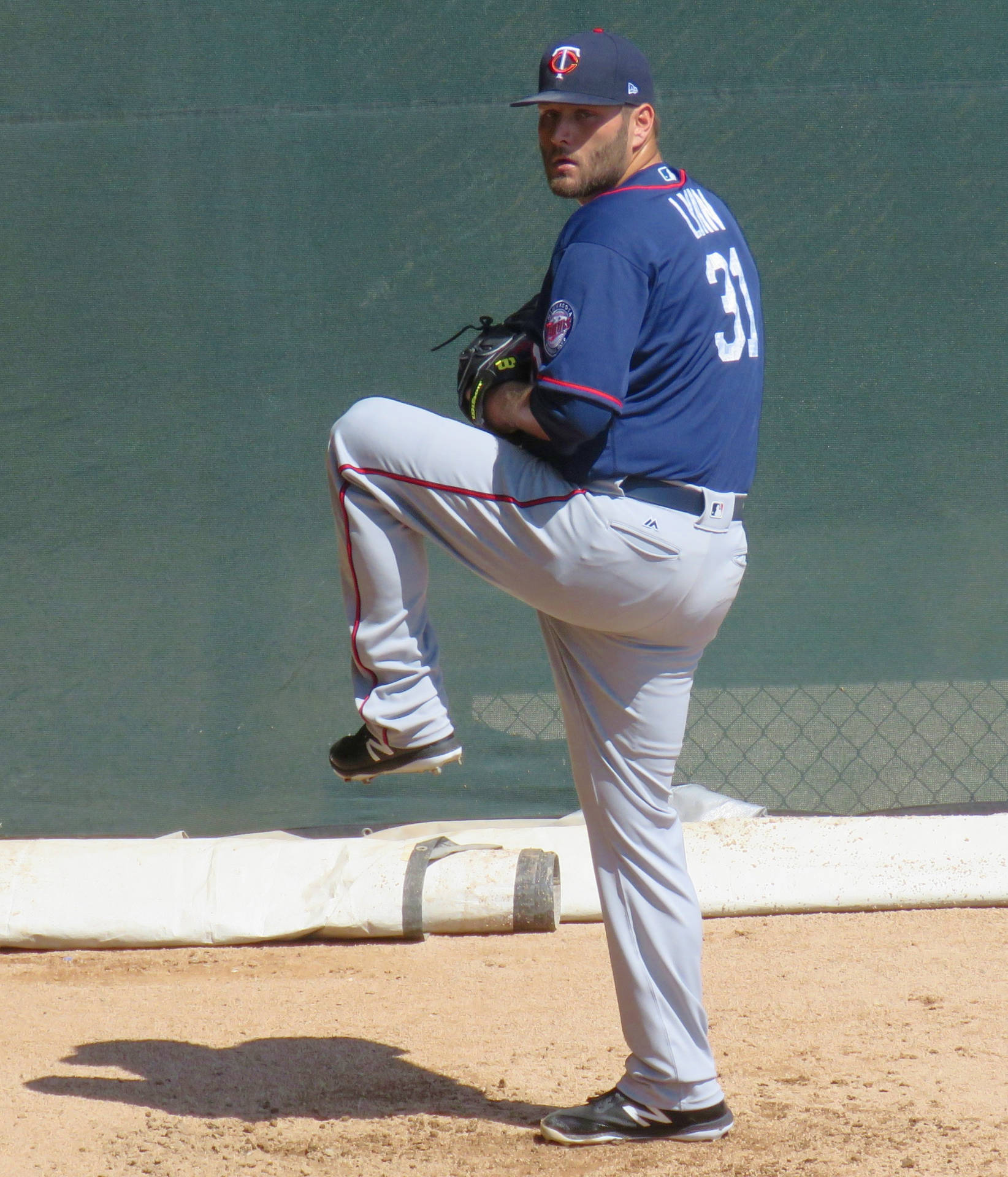 Lance Lynn Leg Raised Background