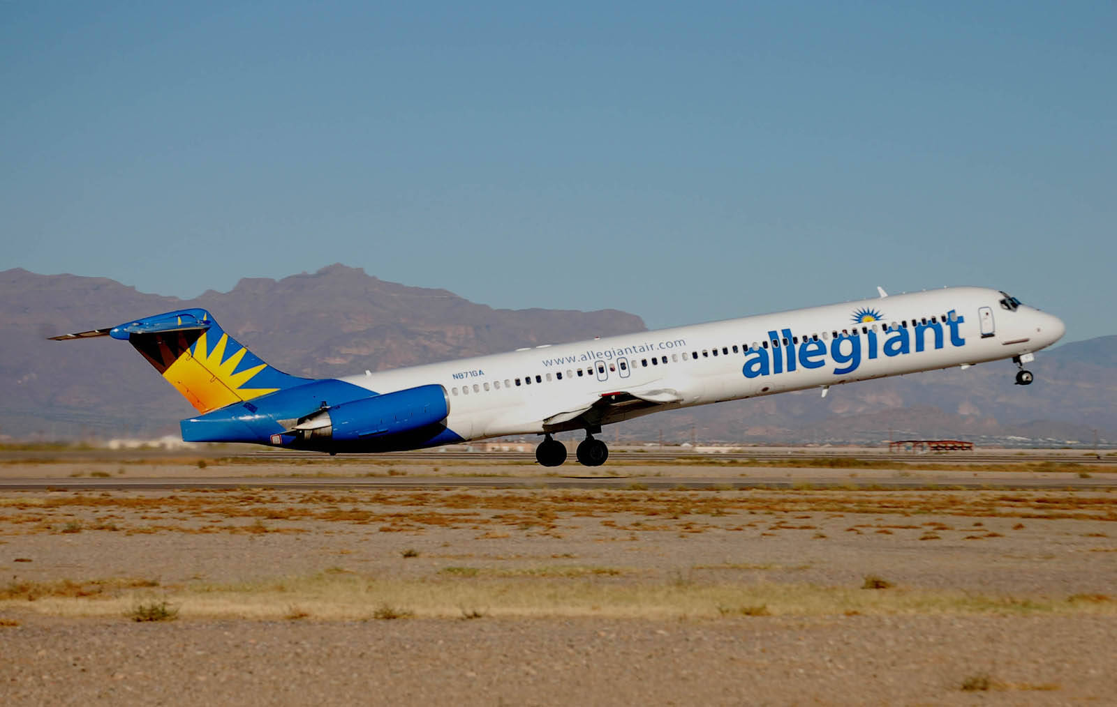 Landing Allegiant Air Background