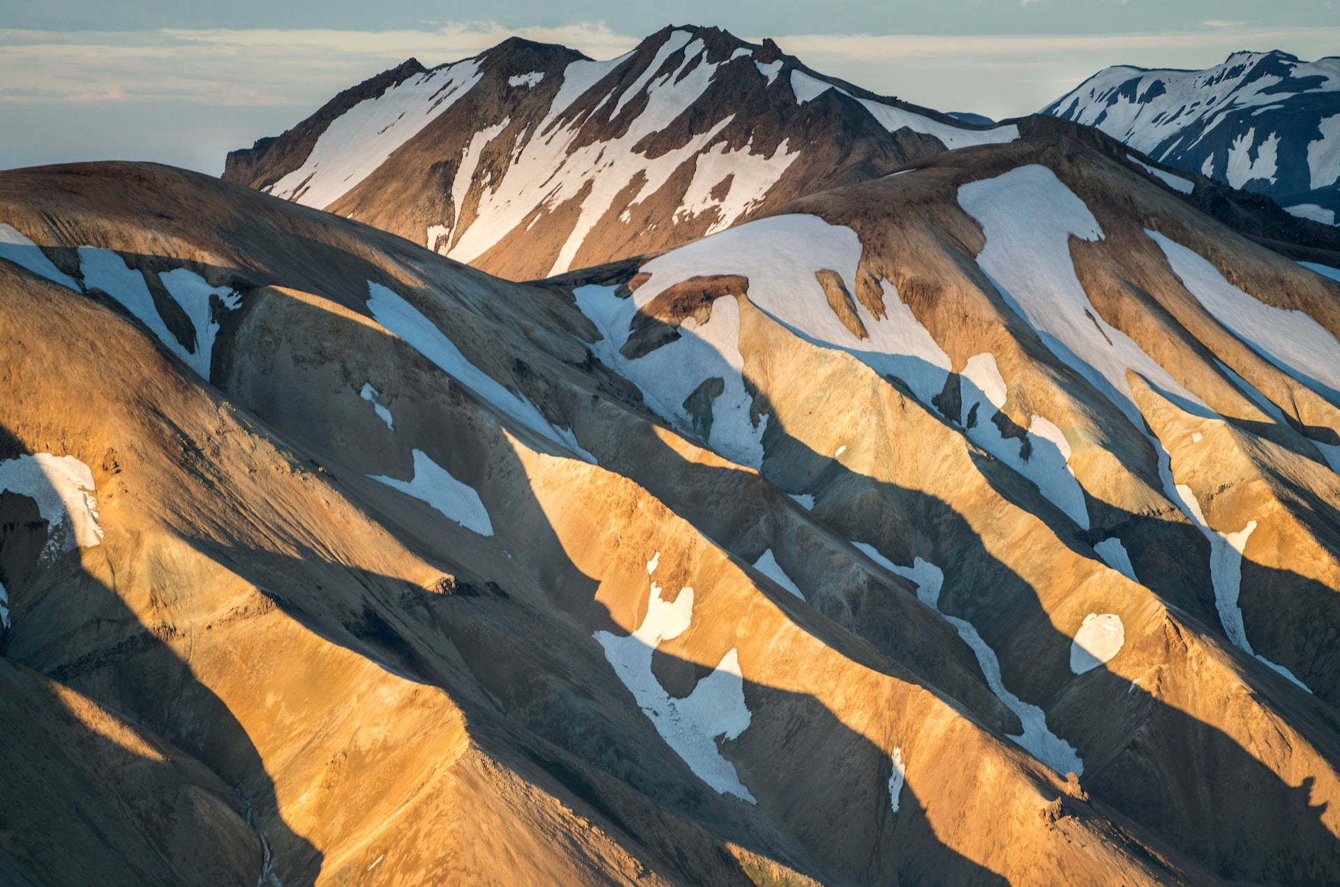 Landmannalaugar Mountain Macbook Background