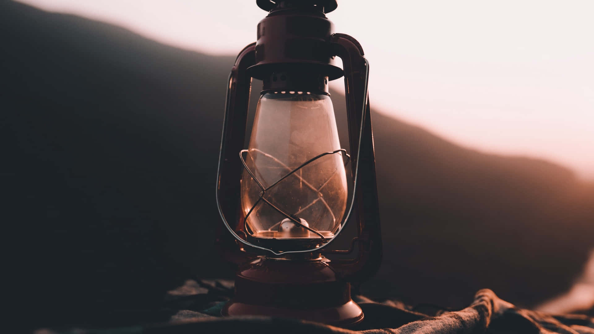 Lantern Camping Desktop