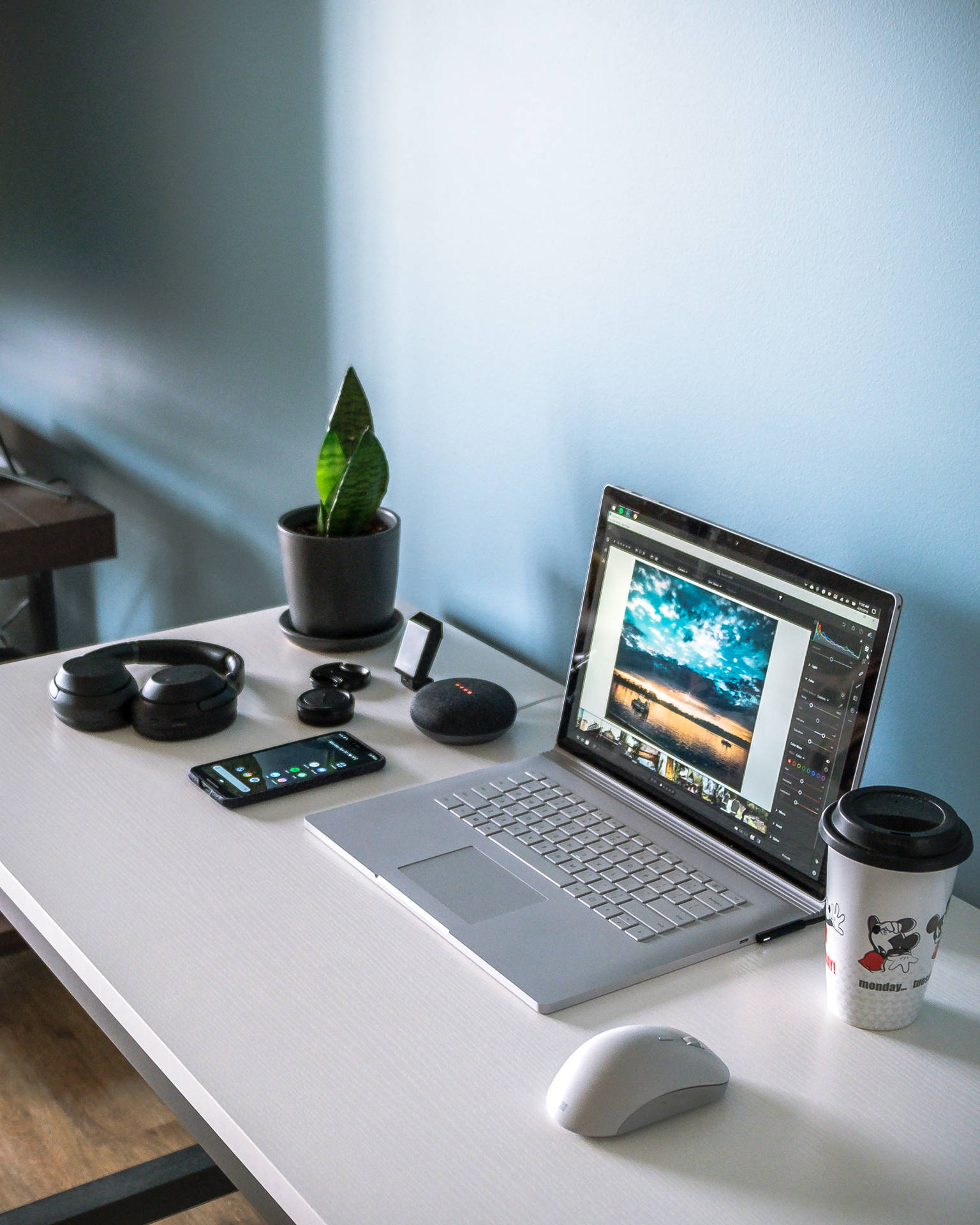 Laptop In Table Simple Phone Background