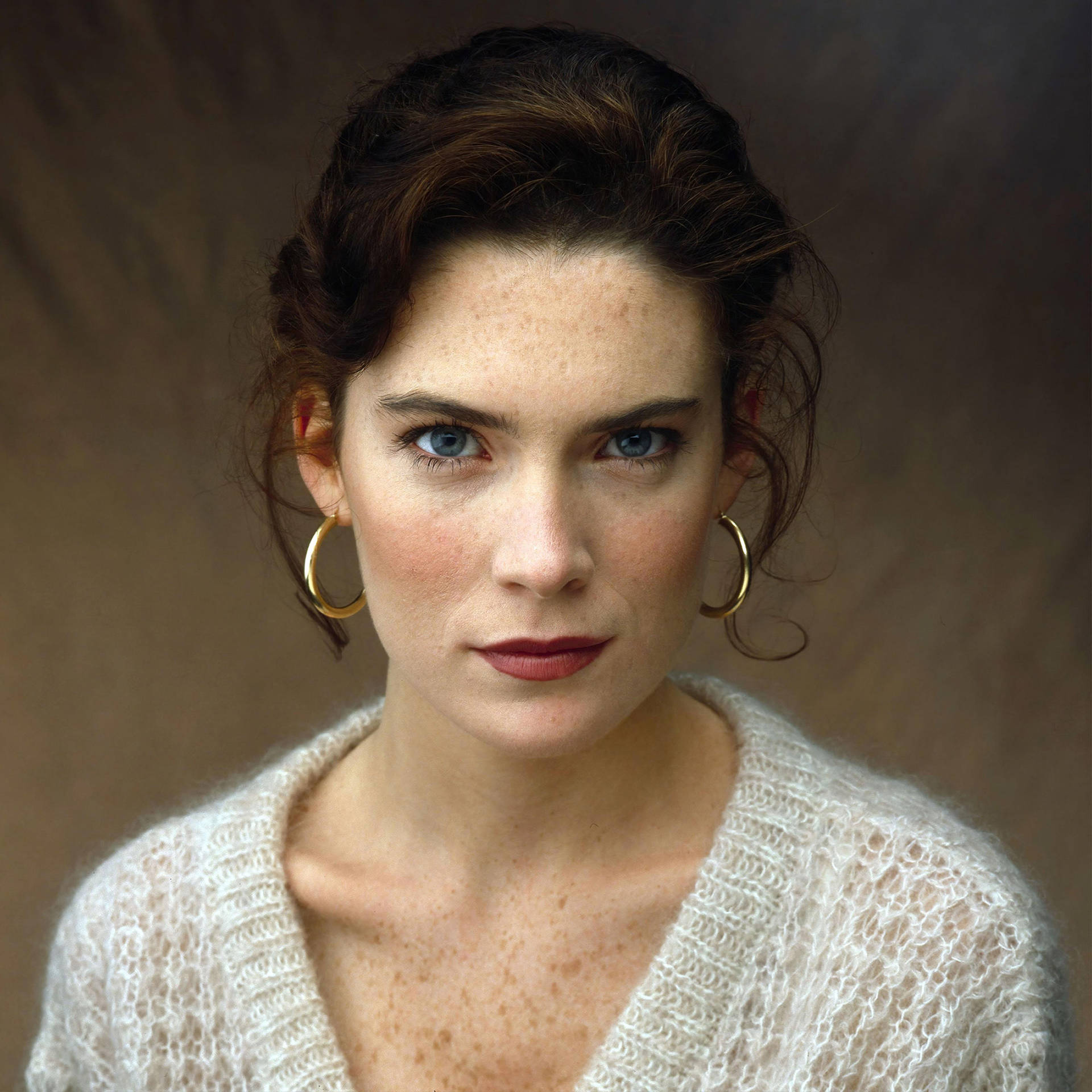 Lara Flynn Boyle Twin Peaks Promoshoot Background