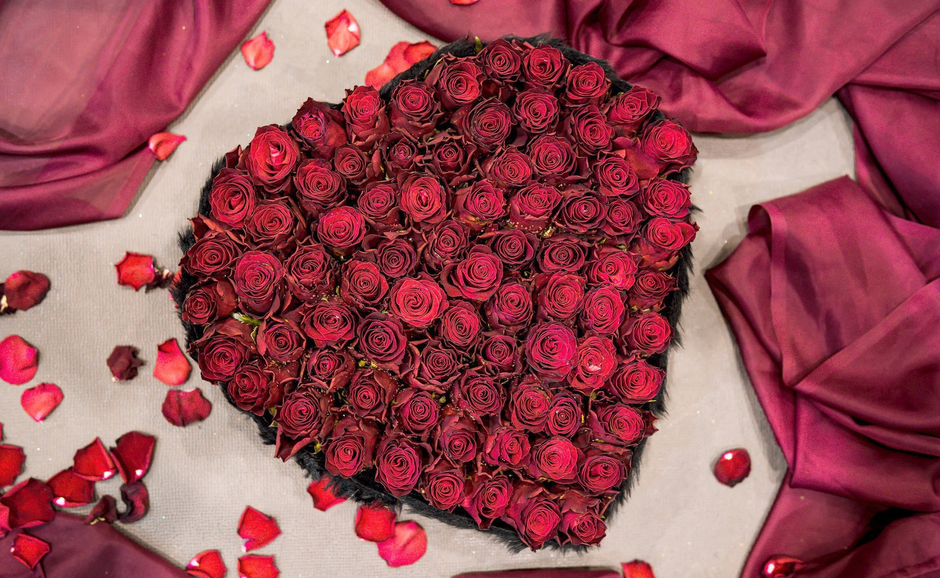Large Heart-shaped Romantic Rose Background