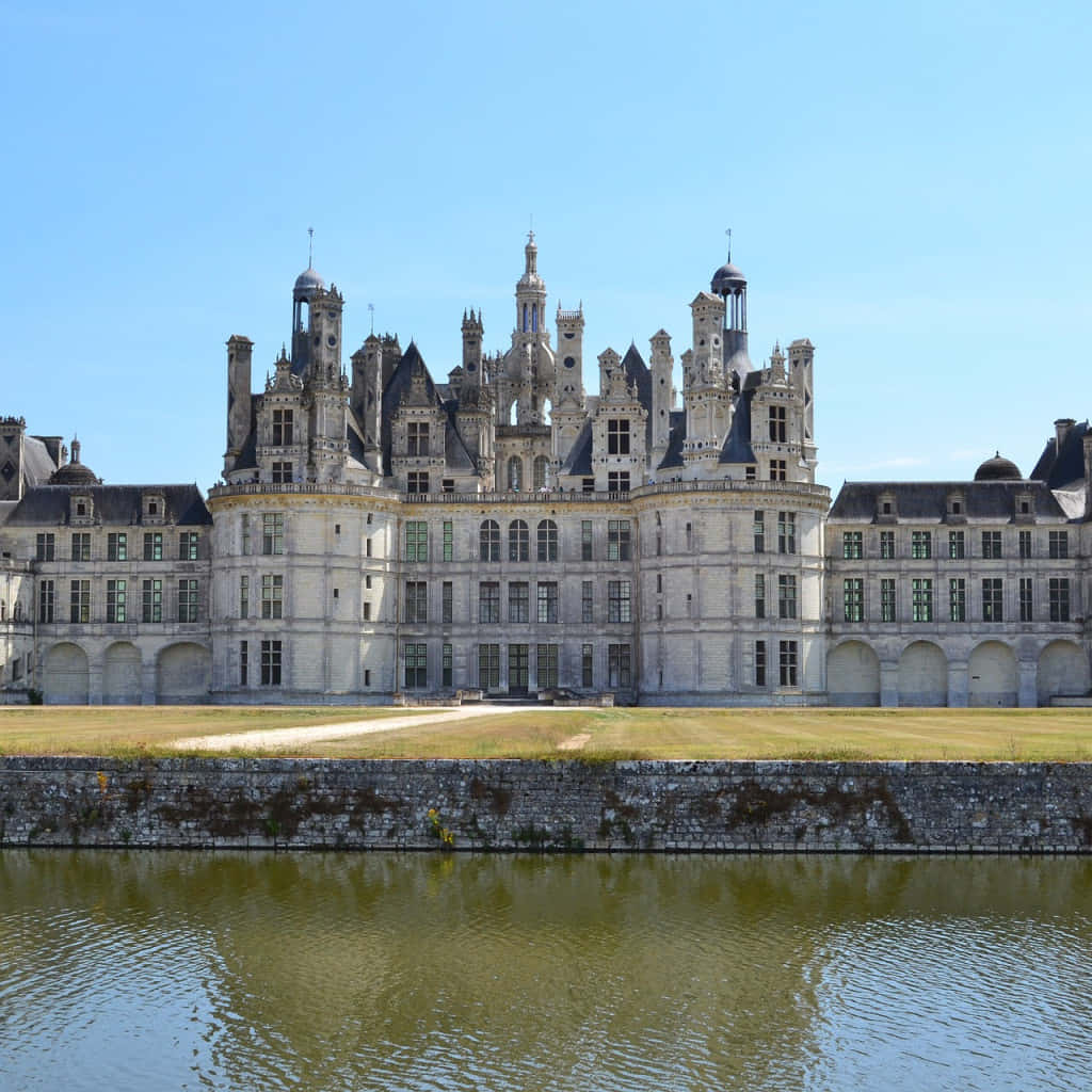 Largest Chateau In Loire Valley Chateau De Chambord Background