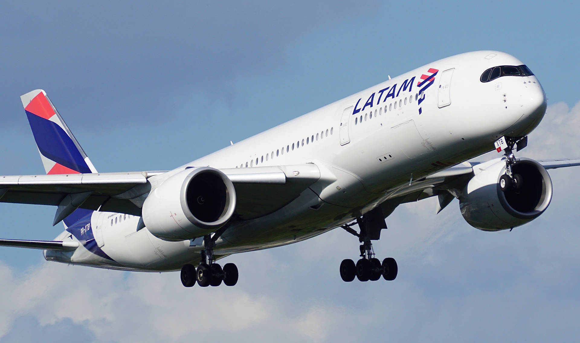 Latam Airlines Soaring High Background