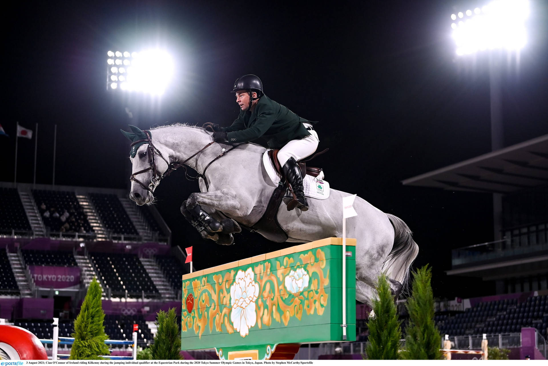 Laura Kraut Winter Equestrian Festival Background