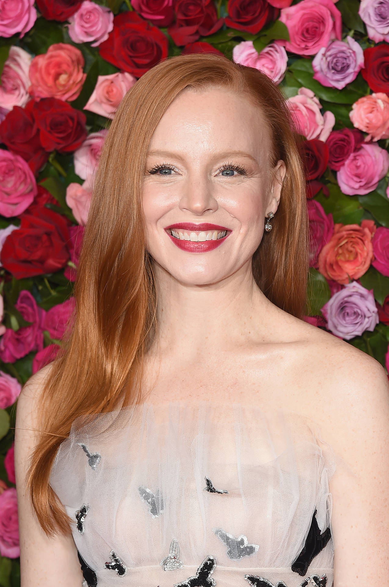 Lauren Ambrose At Radio City Hall Background