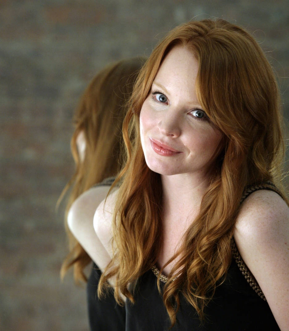 Lauren Ambrose Beautiful Red Haired Actress Background