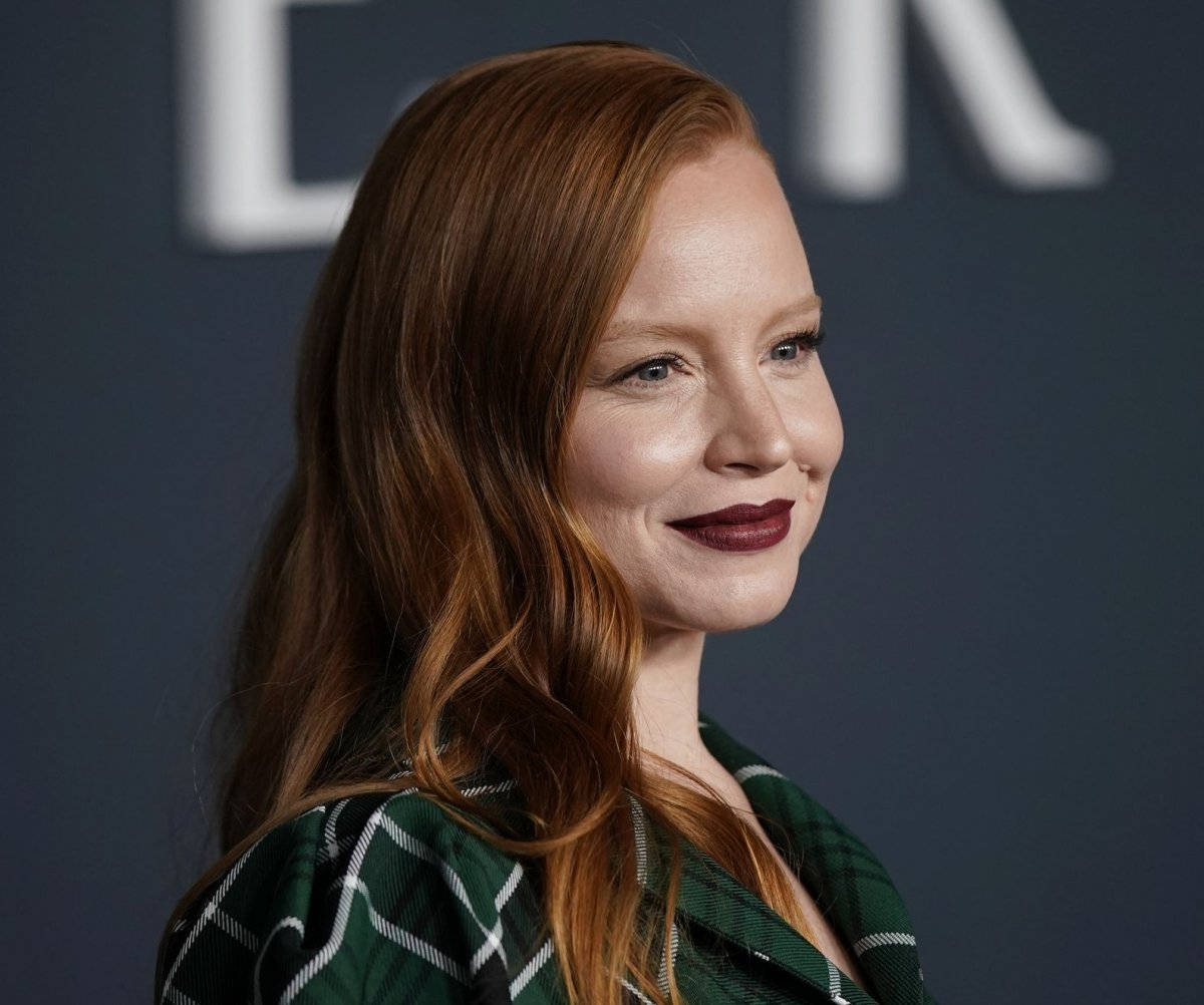 Lauren Ambrose With A Dark Lip Color Background