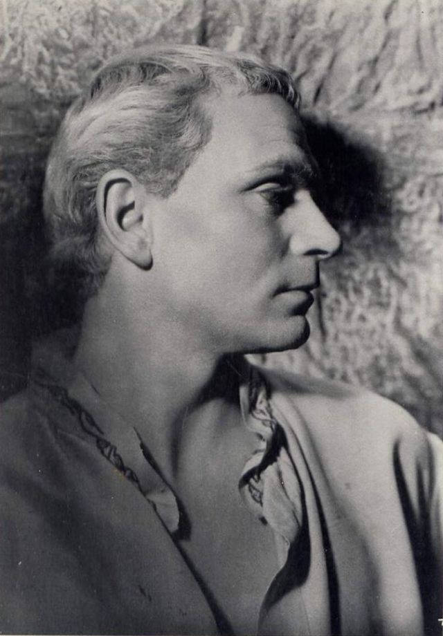 Laurence Olivier Actor Hamlet Background