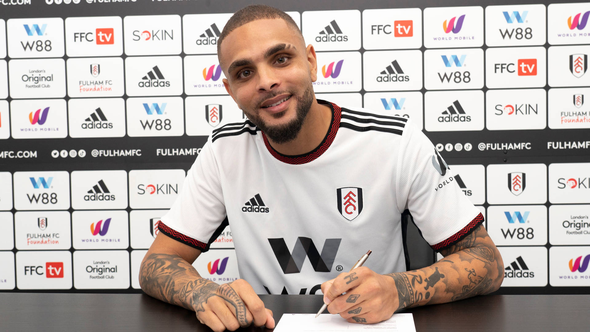 Layvin Kurzawa Signing Background