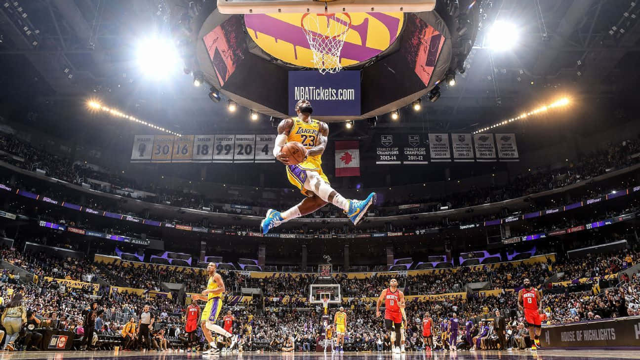 Le Bron James Airborne Dunk Lakers Game Background