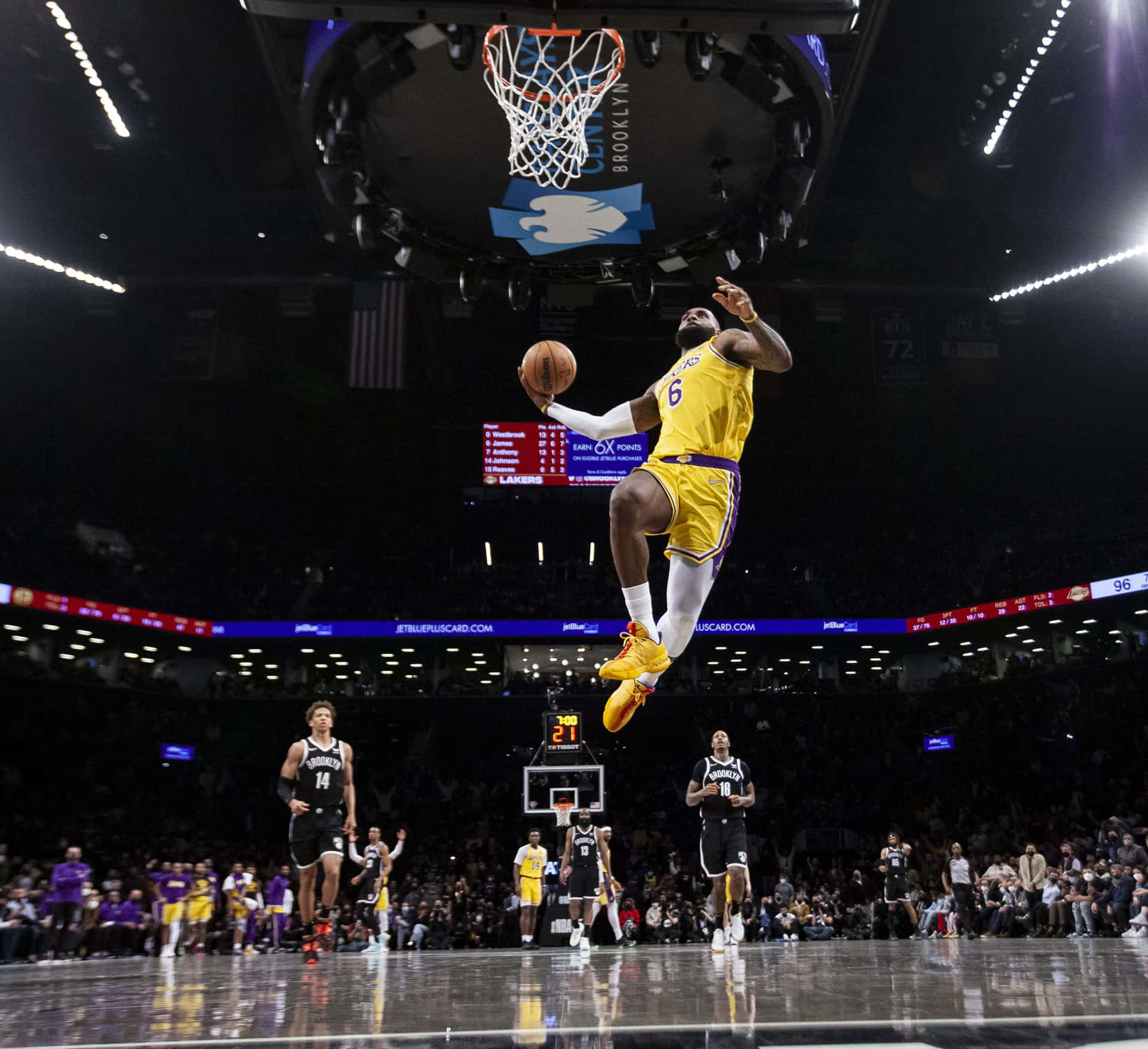 Le Bron James Airborne Dunk Background