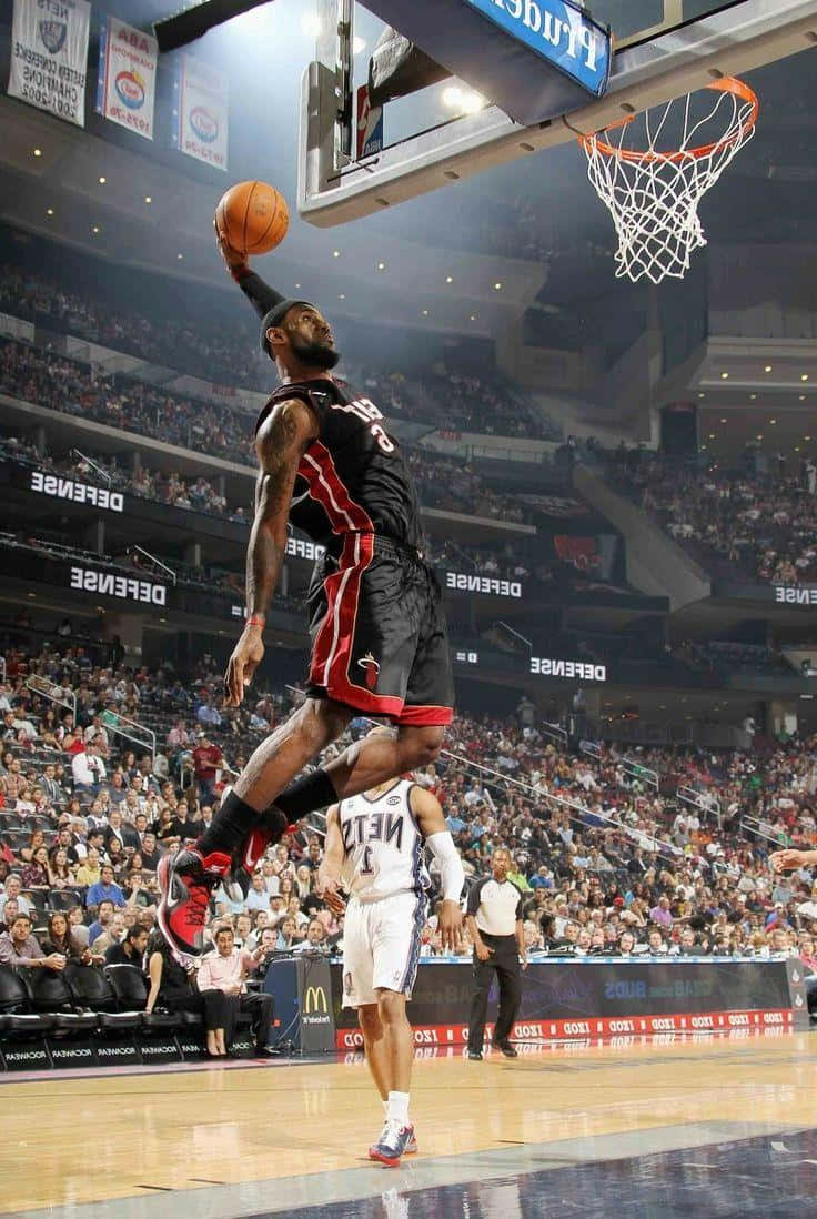 Le Bron James Monumental Dunk Background