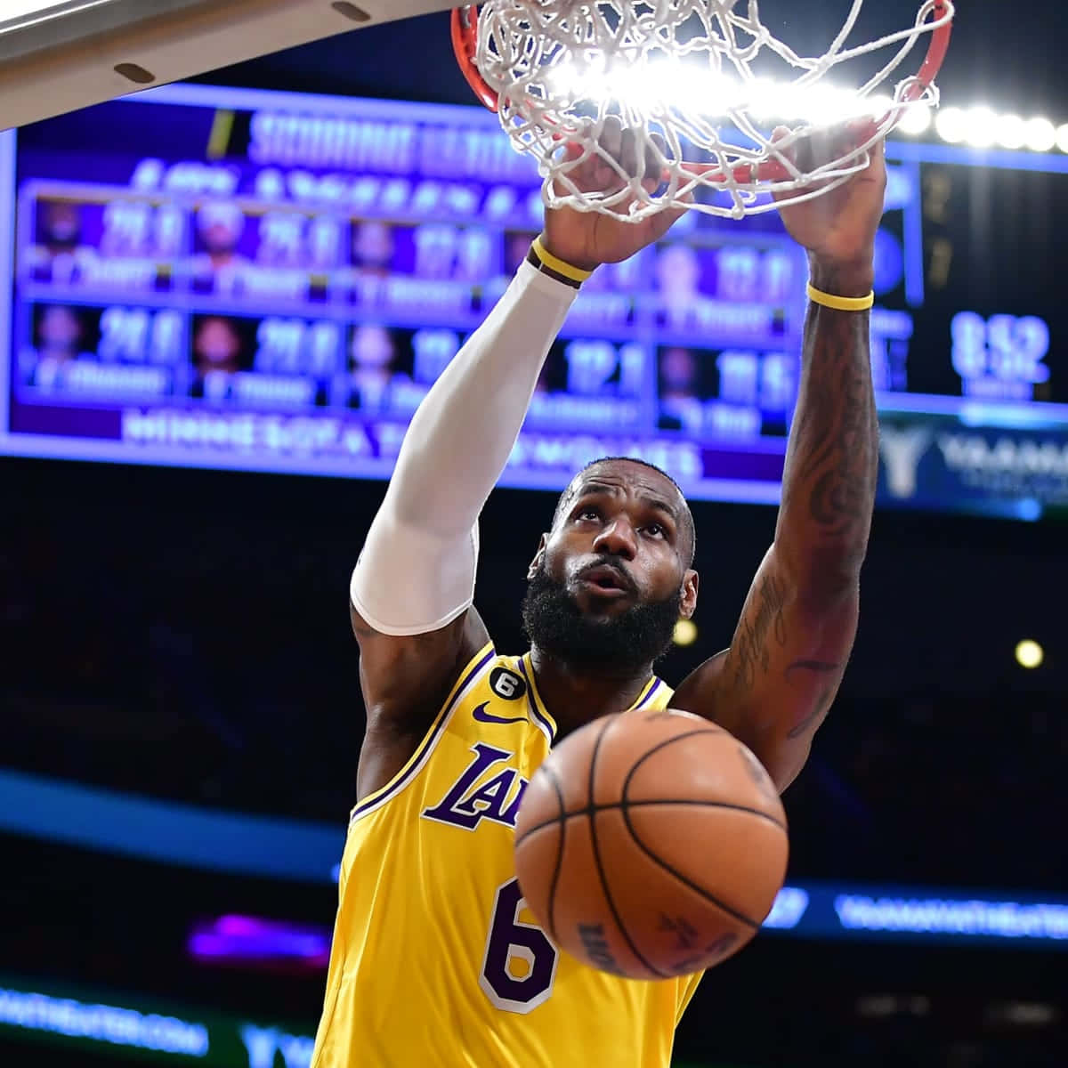 Le Bron James Slam Dunk Action Background