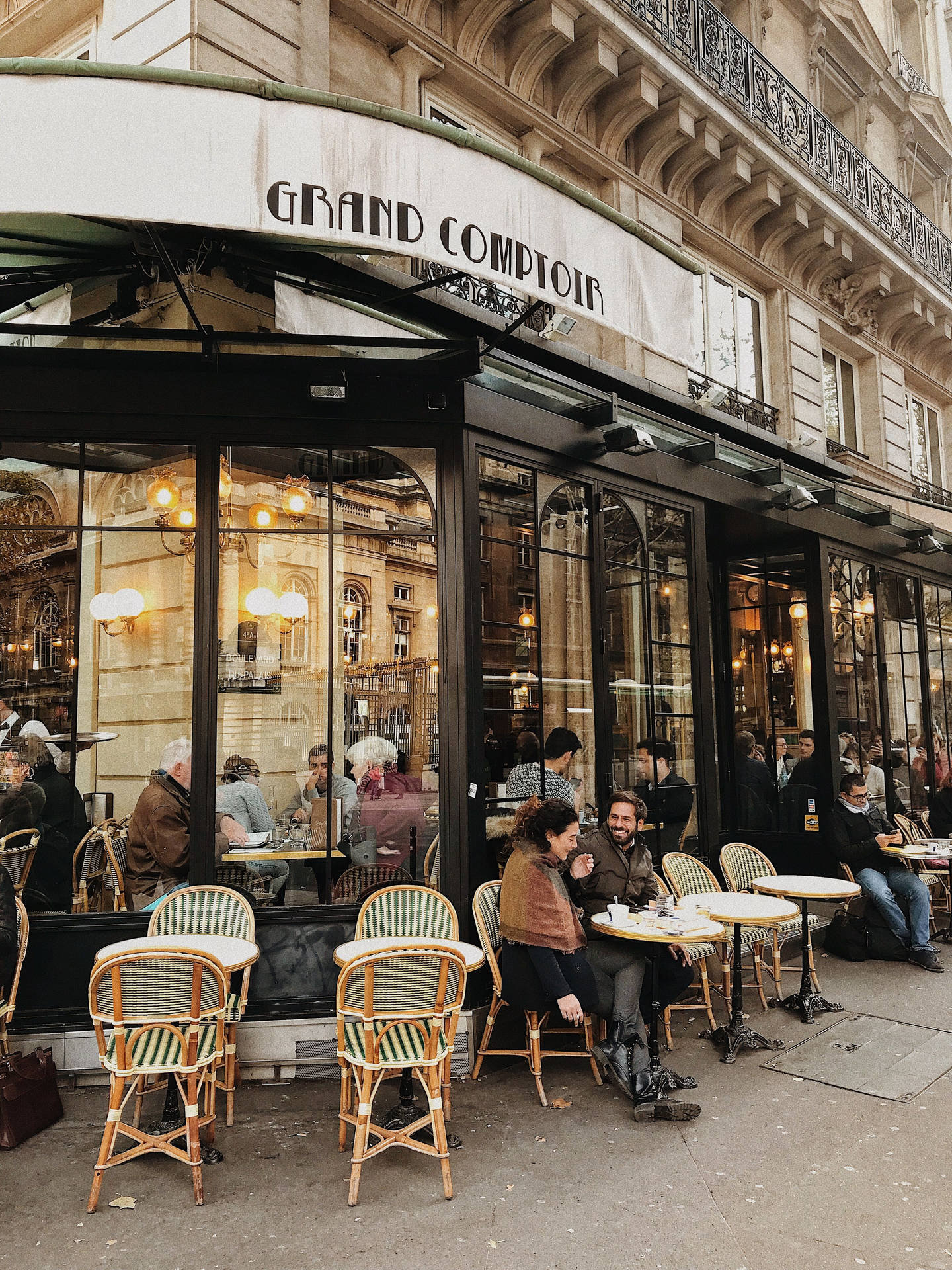 Le Grand Comptoir Cafe In Paris