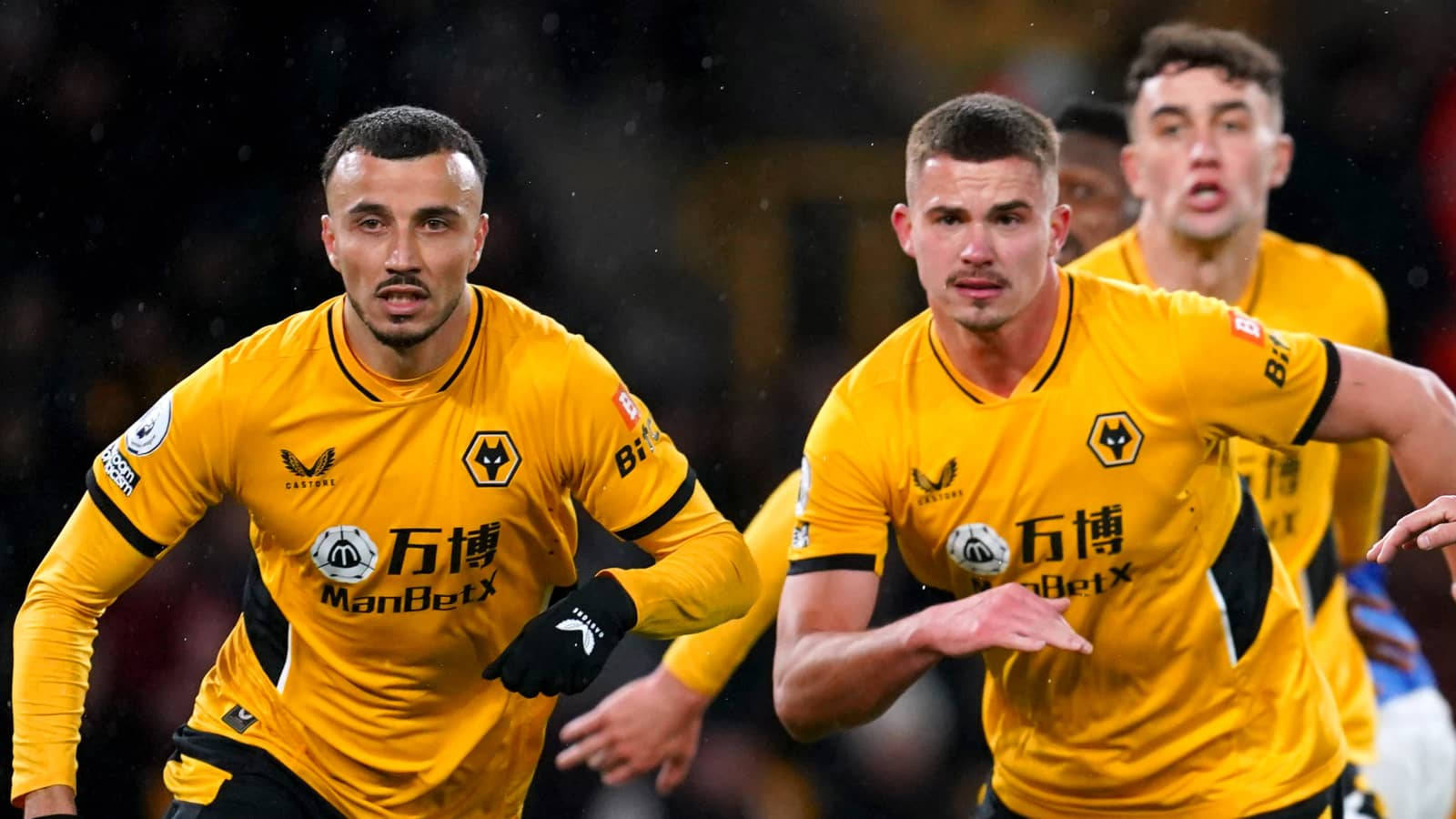 Leander Dendoncker In Full Sprint During A Match Background