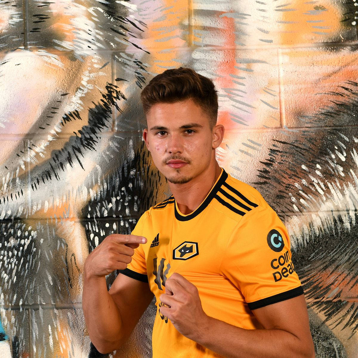 Leander Dendoncker Pose Tiger