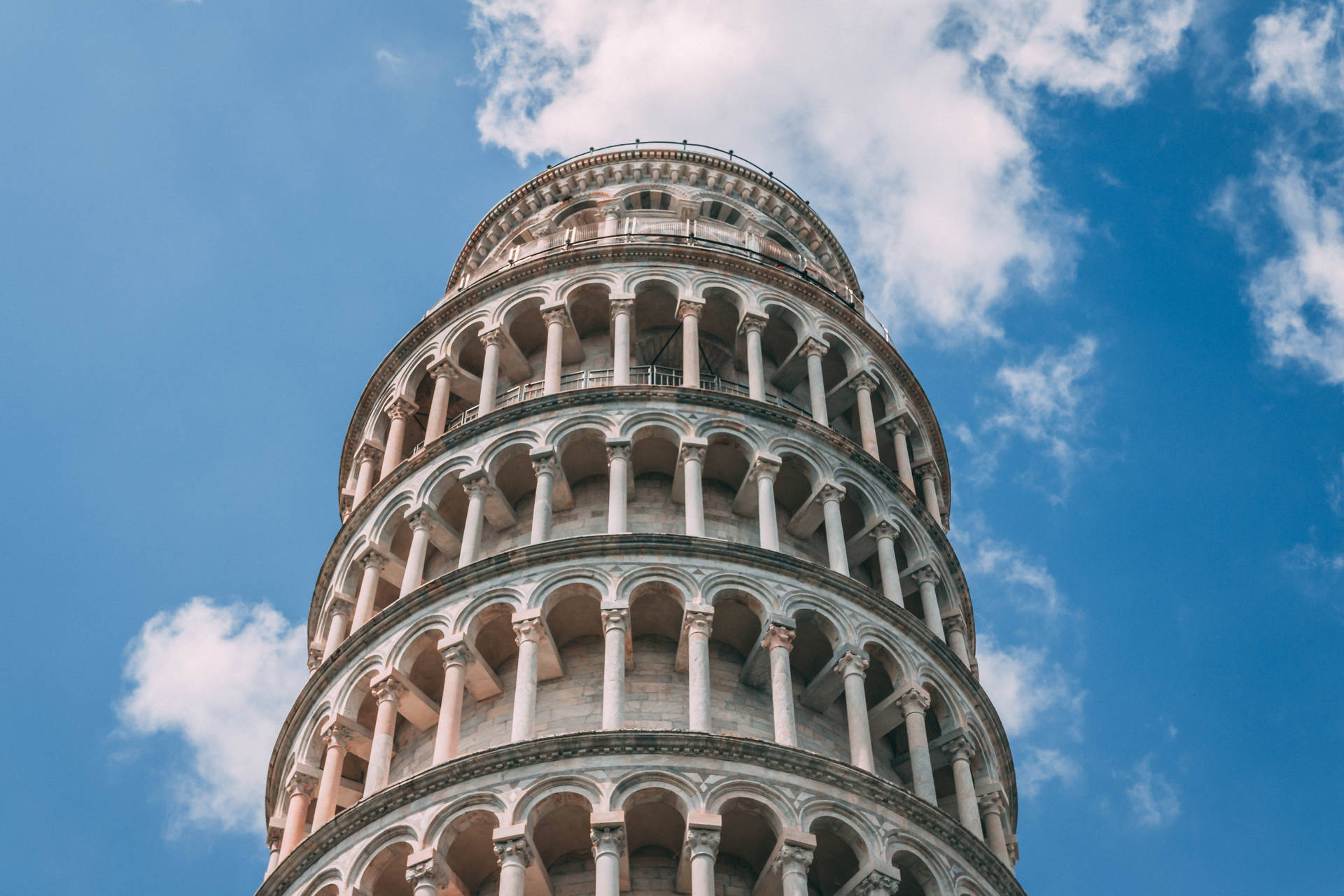 Leaning Tower Of Pisa Center View