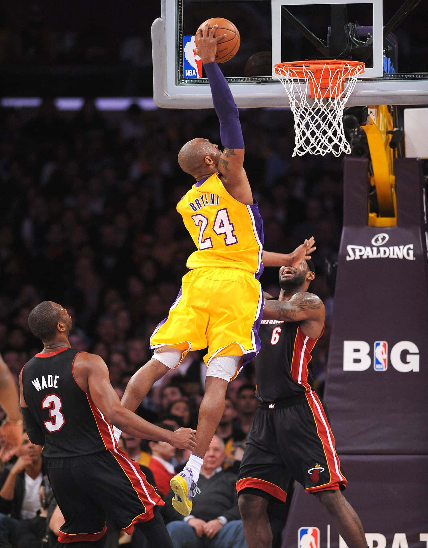 Lebron And Kobe Posterizing During A Game