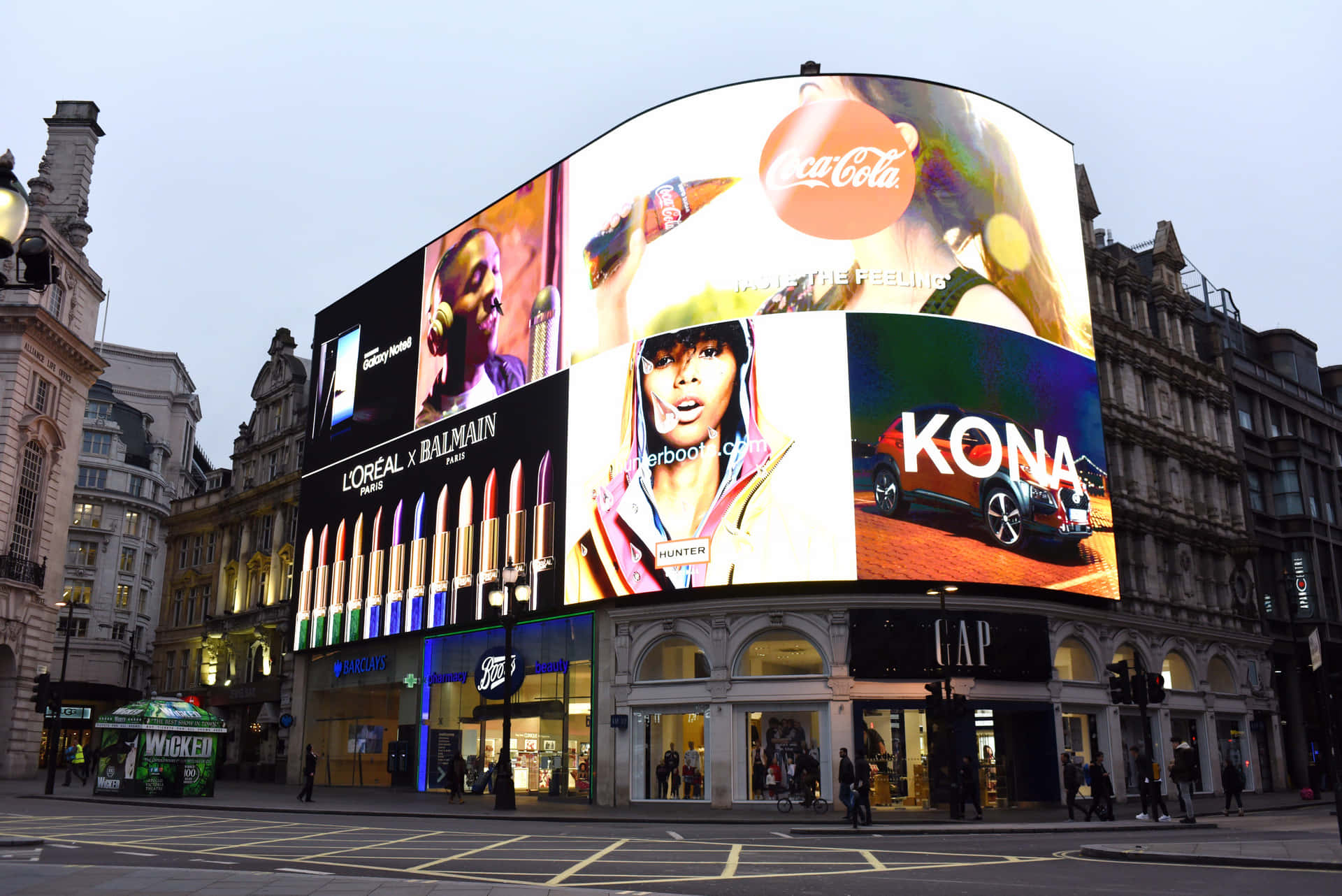 Led Screen Of Piccadilly Circus London Background