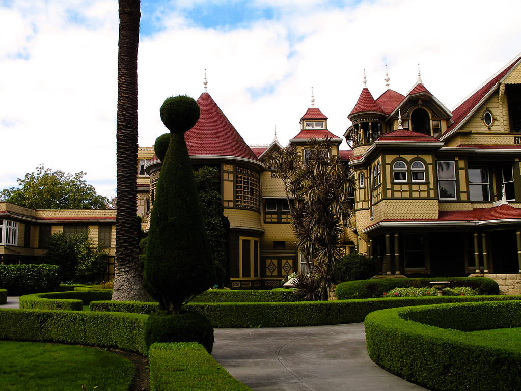 Left Side Of Winchester Mystery House Background