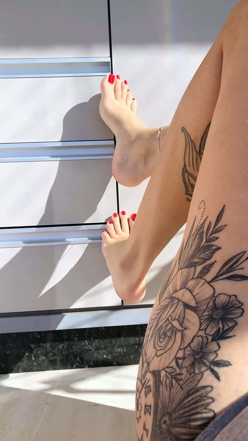 Leg Tattoos Pretty Toes Background