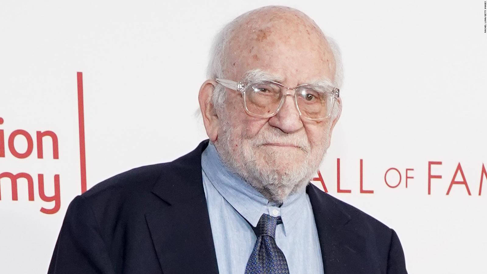 Legendary Actor Edward Asner At A Public Event. Background