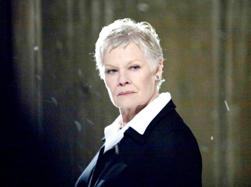 Legendary Actress Judy Dench Background