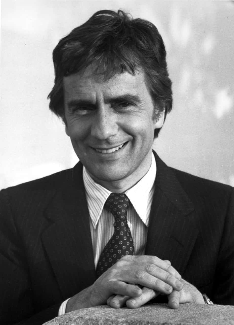 Legendary Dudley Moore In His Prime Background