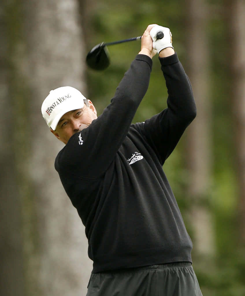 Legendary Golfer Loren Roberts In Action At The Senior Pga Championship Background