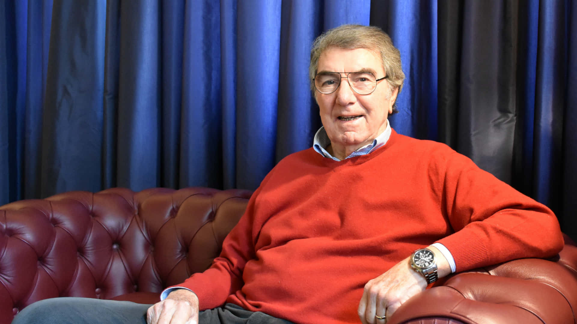 Legendary Italian Goalkeeper Dino Zoff Background