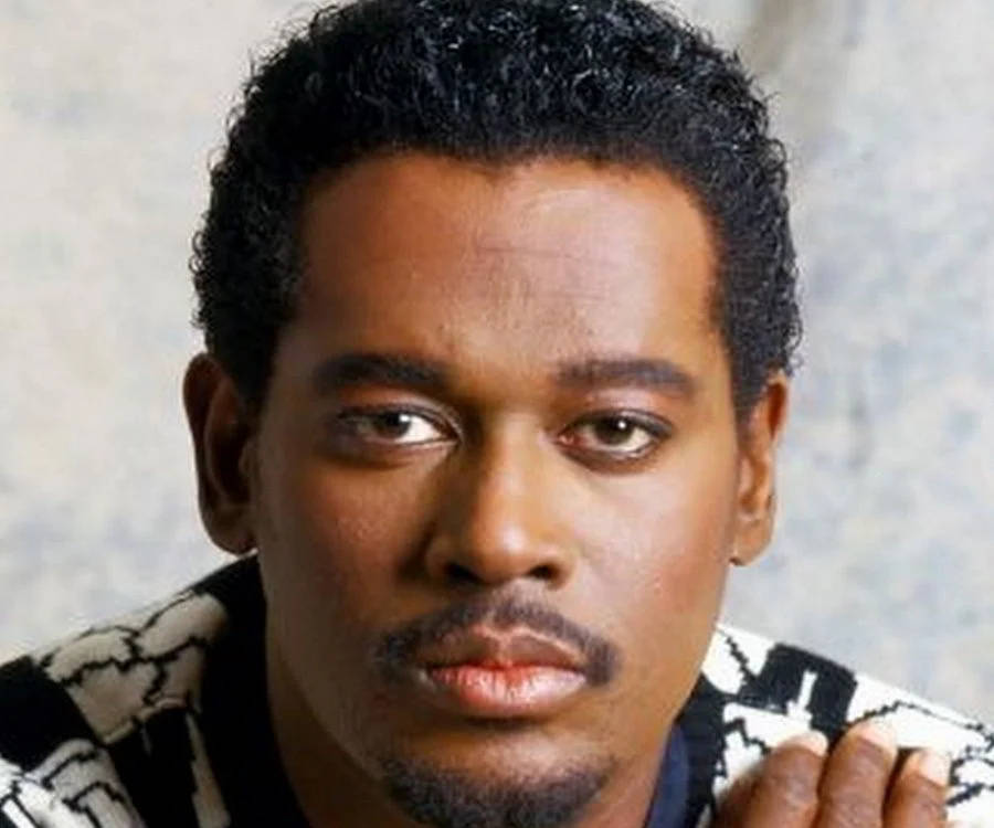 Legendary Record Producer Luther Vandross Background