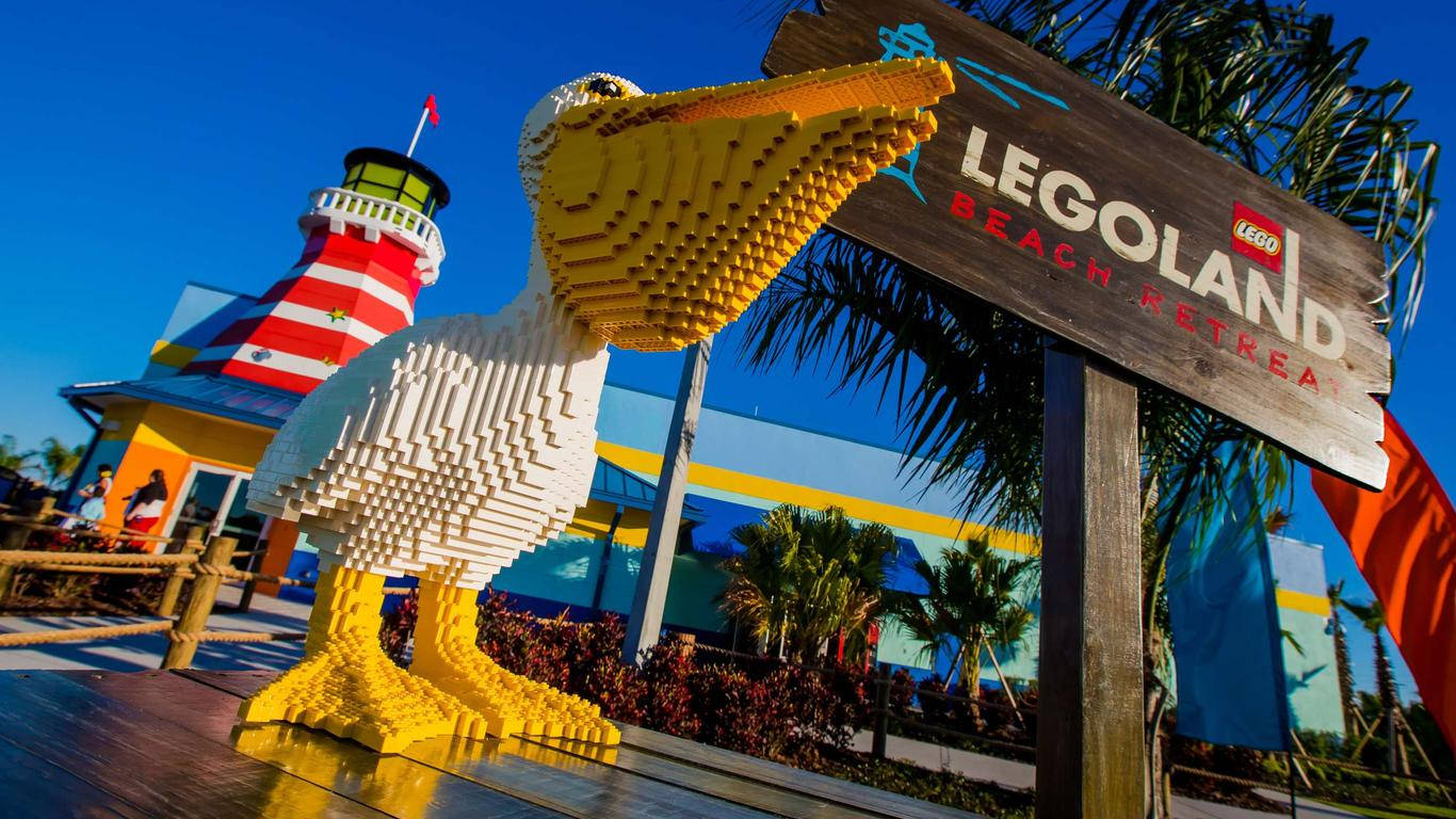 Legoland Beach Retreat Background