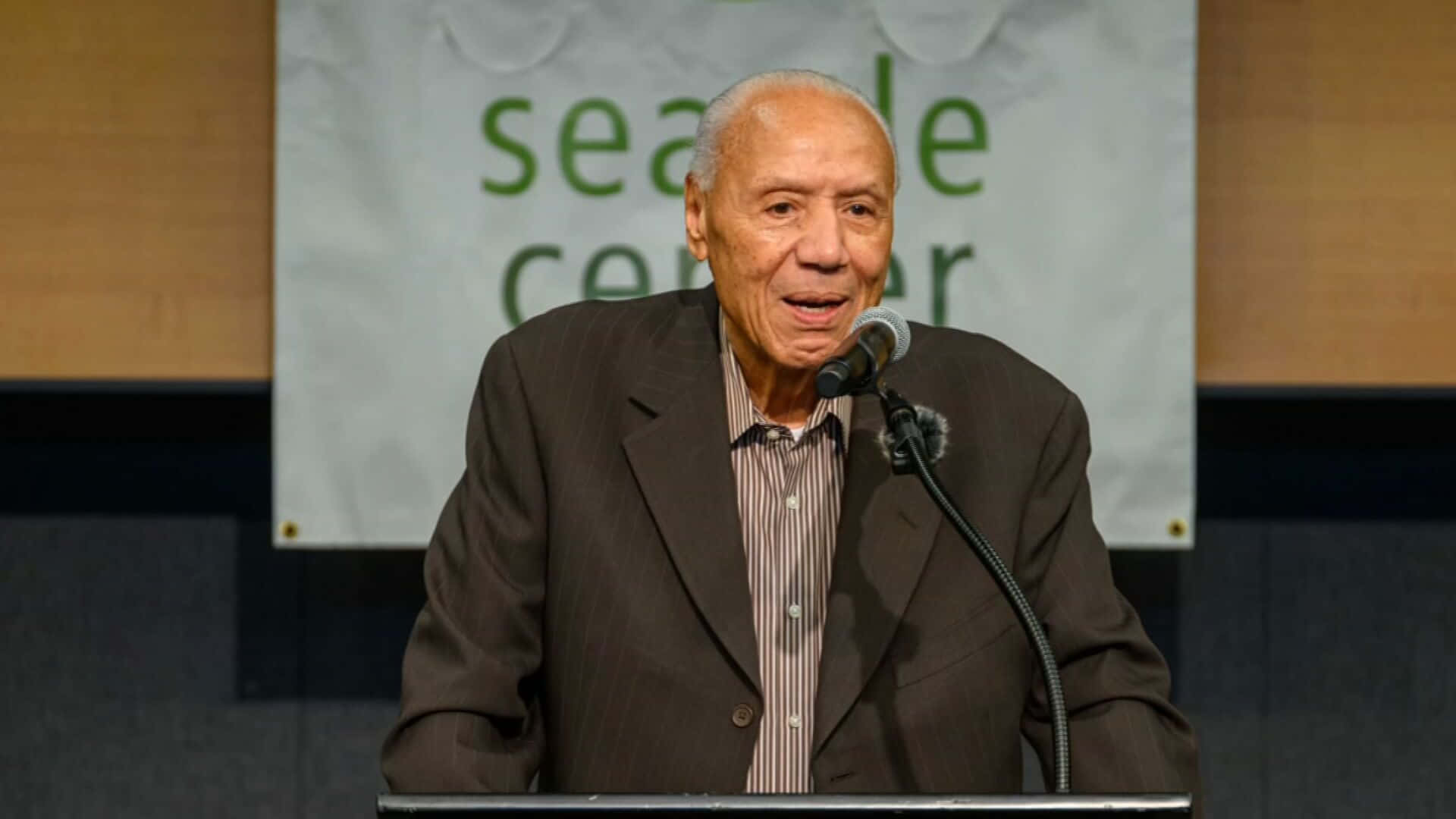 Lenny Wilkens At The Seattle Center Background