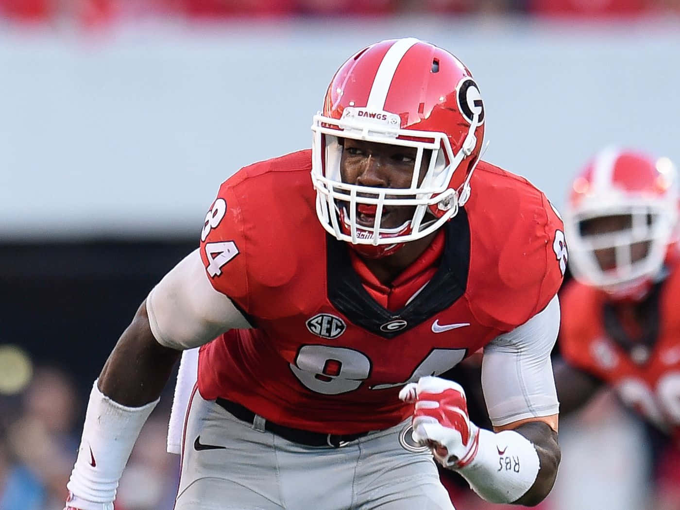 Leonard Floyd Bending Down Football Stance Background