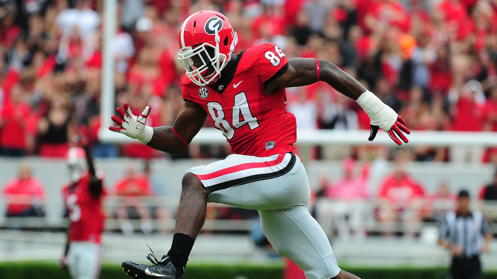 Leonard Floyd Sprinting Football Athlete Stance Background